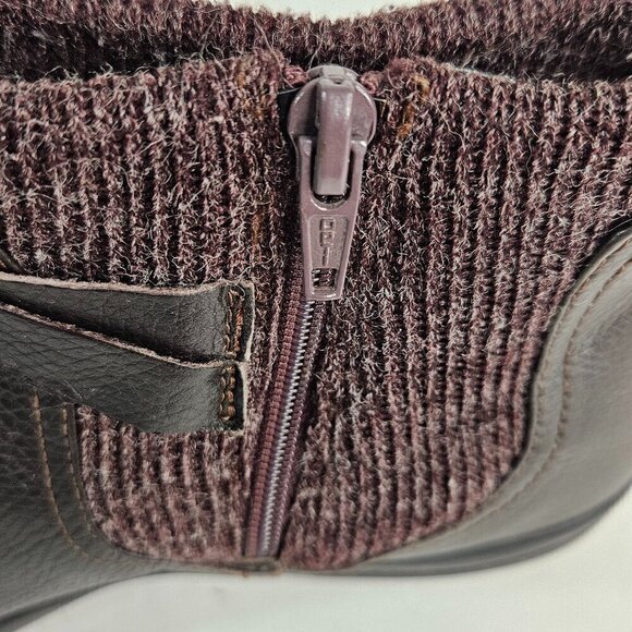 Clarks Cheyn Kisha Women Leather Ankle Boots has Side Zipper Closure Size 9.5M - Picture 4 of 10